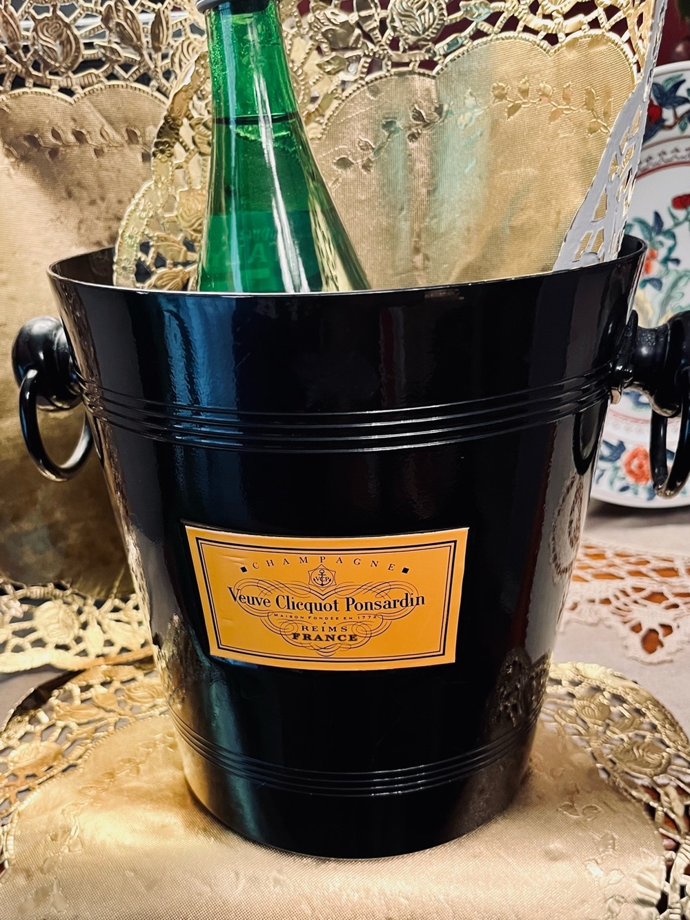 Veuve Clicquot Ponsardin 
Black Ice Bucket Champagne Cooler
